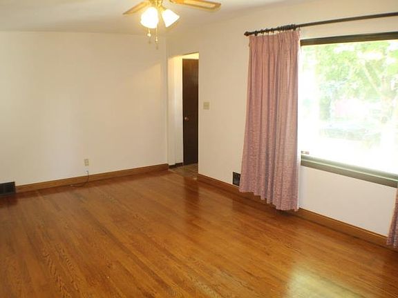 3rd image of 3847 16th Ave