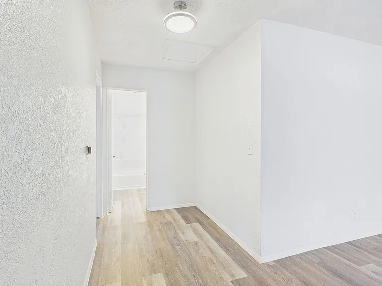 3319 Teckla Blvd — Photo 15