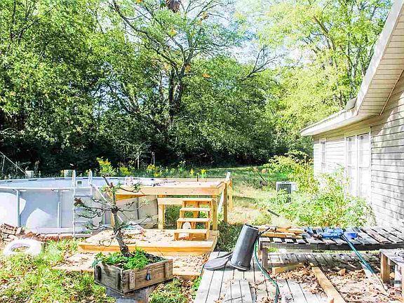 3rd image of 1259 Machen Ln