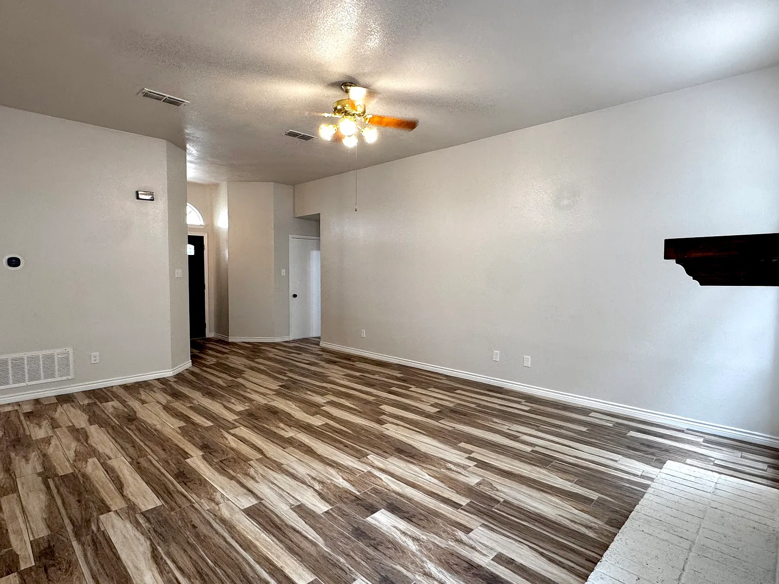 3 bed, 1575 sqft, $2,300 — Photo 3