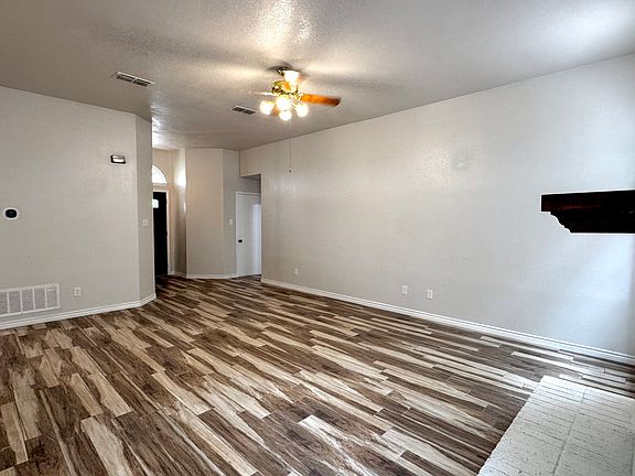 3rd image of 2414 Coventry Ct
