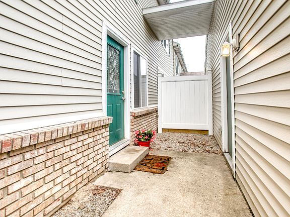 2nd image of 8529 Courtland Dr NE #9