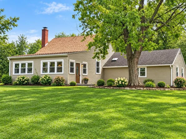 12096 Saunders Rd, Pecatonica, IL 61063