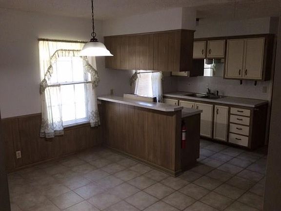 3rd image of 5341 Harwood St