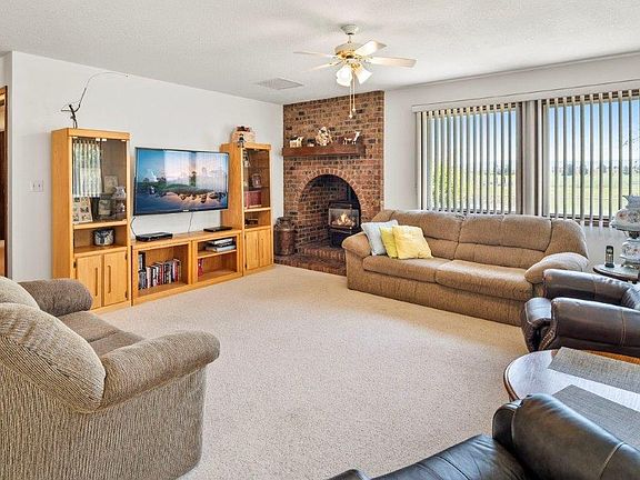 3rd image of 2480 NW Garden Ln