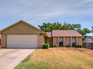 2602 Knoll Trl, Euless, TX 76039
