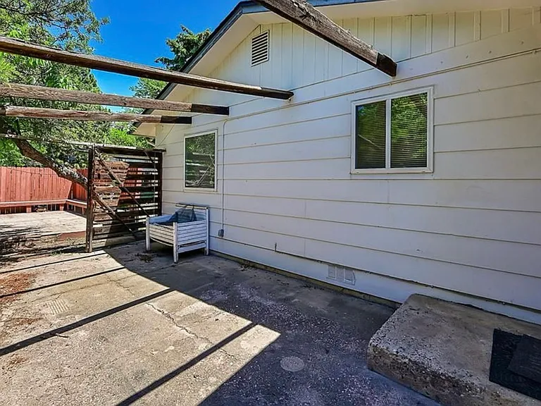 4102 Garrett Pl — Photo 33