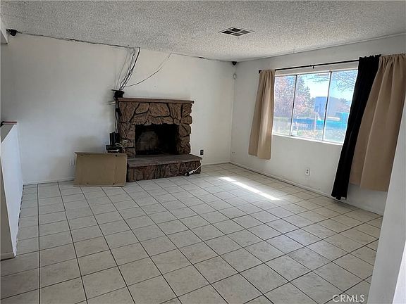 4th image of 16168 Teton St