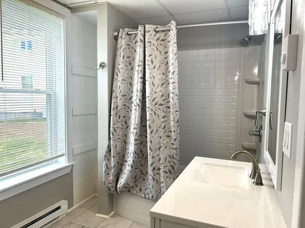 12 Aegis Dr #A, Bath, ME 04530
