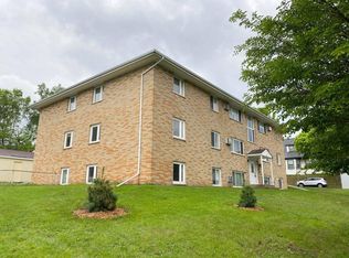 1060 3rd St E #4, Saint Paul, MN 55106