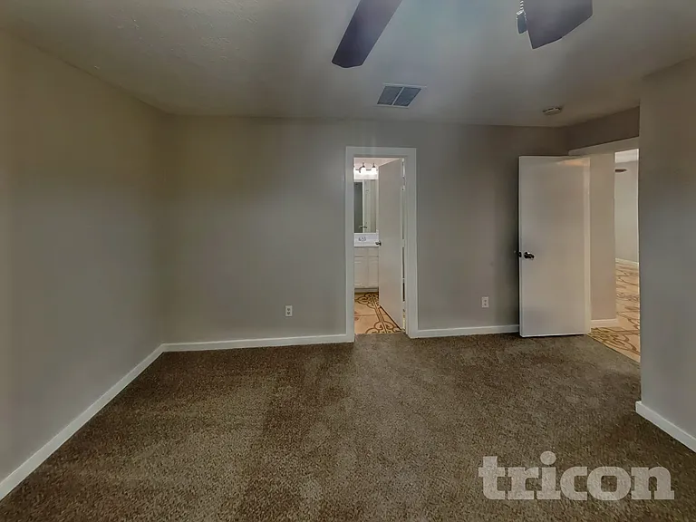1016 Deerpass Dr — Photo 8