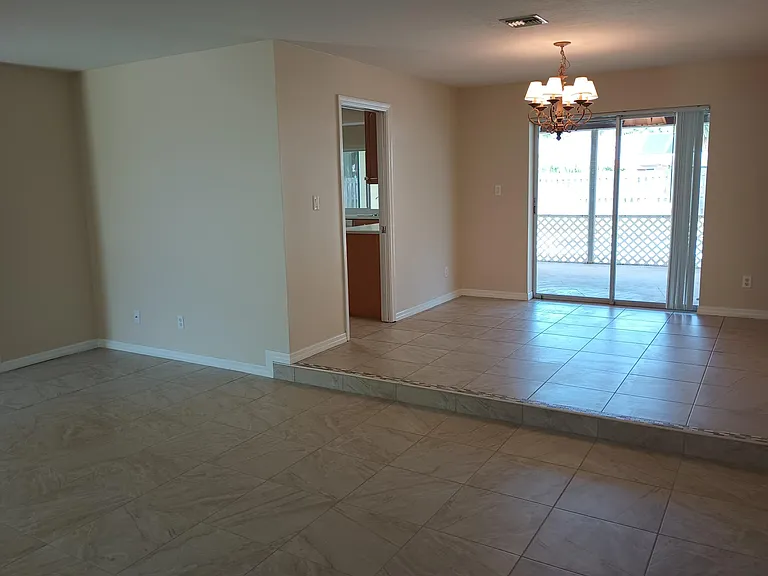 785 Rosada St — Photo 8