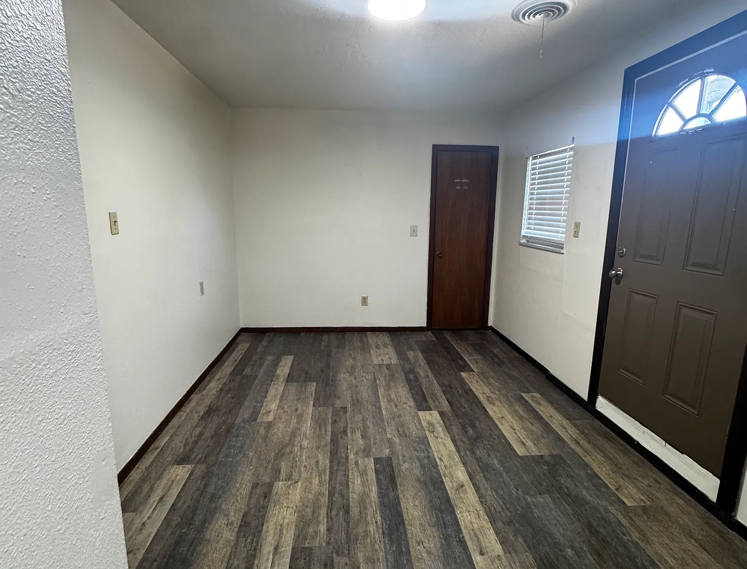 1 bed, 600 sqft, $890 — Photo 2