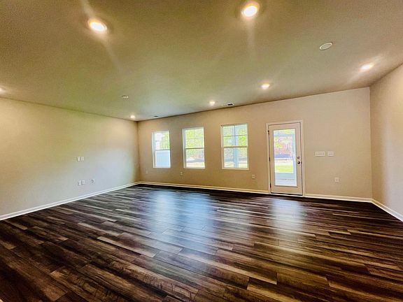 2nd image of 2335 Chert Ln