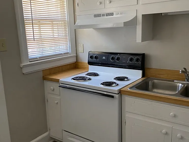 3515 N Roxboro St — Photo 5