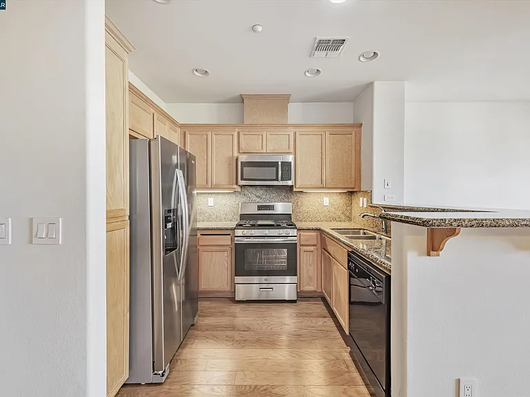 3240 Maguire Way #410 — Photo 16