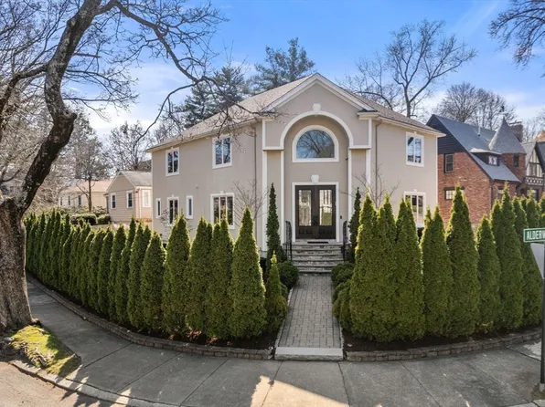 20 Burrage Rd, Newton, MA 02459