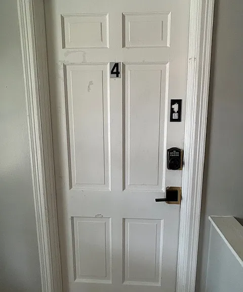 812 10th St N #4 — Photo 3