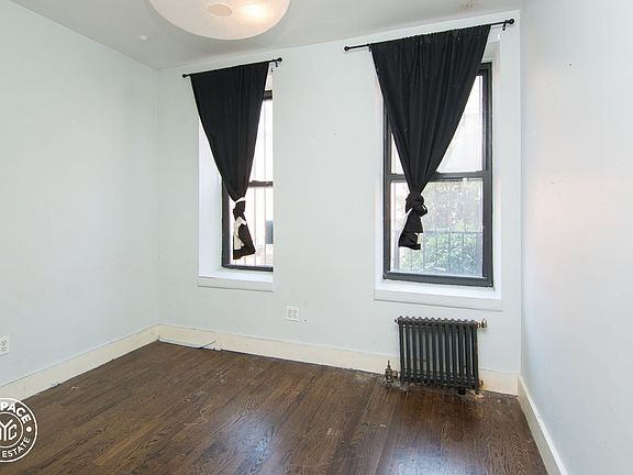 3rd image of 1154 Pacific St APT 1F