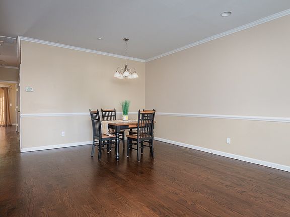 5th image of 150 Spring Dr #150