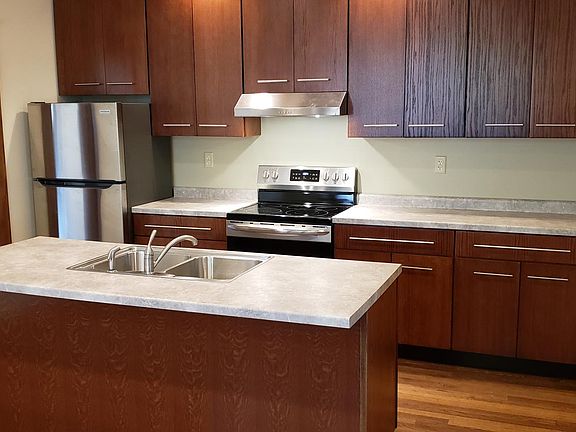 5th image of 1309 W Jefferson Blvd