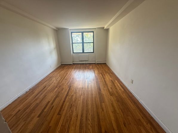 850 N Long Beach Ave #3L