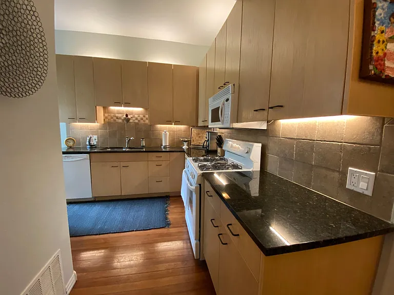 1315 E 17th Ave — Photo 8