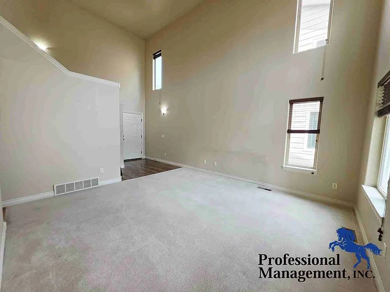 1617 8th St W — Photo 2