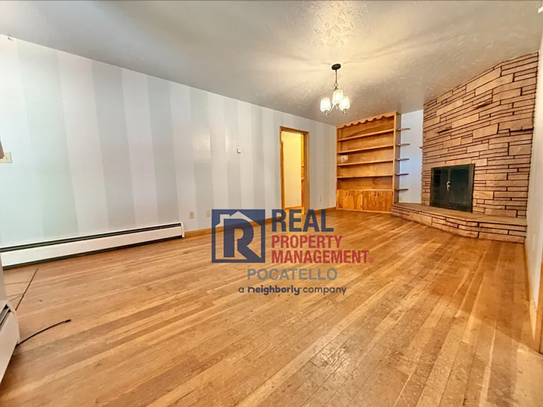 515 S Stout Ave — Photo 7