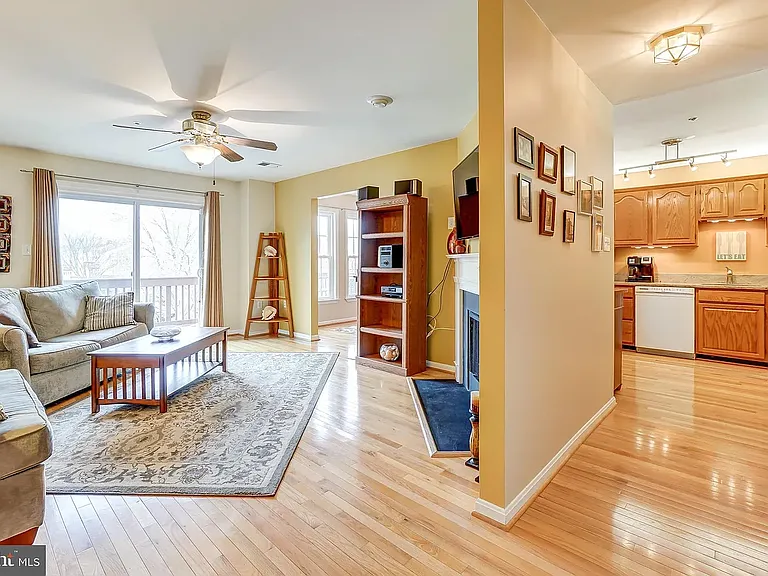11707 Tumbrel Ct — Photo 8
