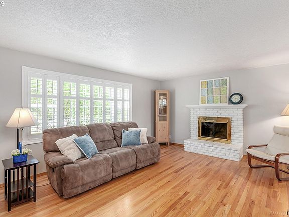 3rd image of 504 NE 18th Ave