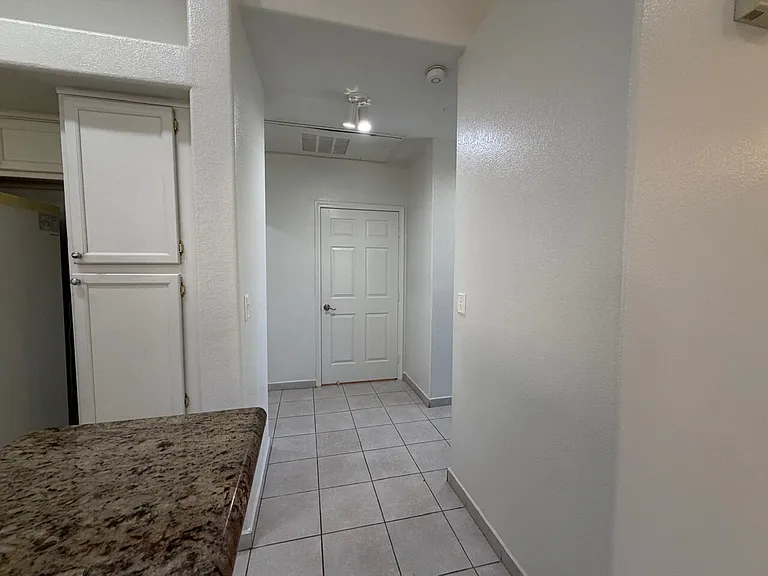 900 Heavenly Hills Ct #204 — Photo 19