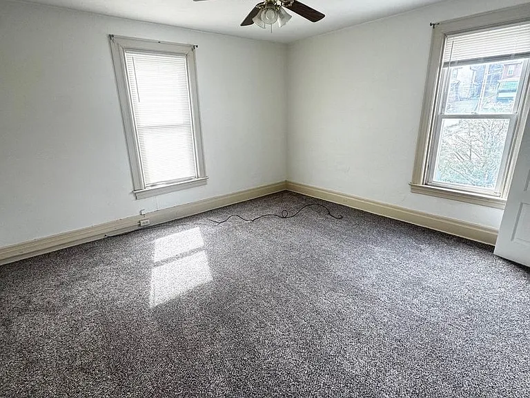 1101 Fredonia St — Photo 14