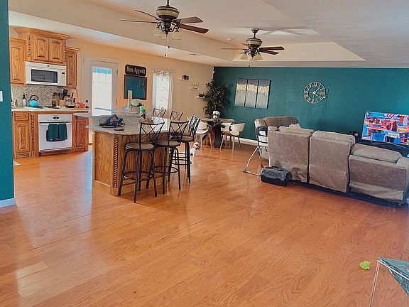 3rd image of 4925 Lancaster Dr