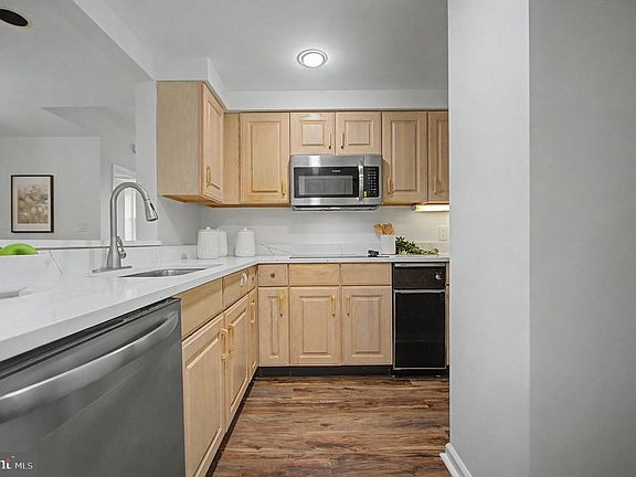 4th image of 930 Astern Way Unit 510