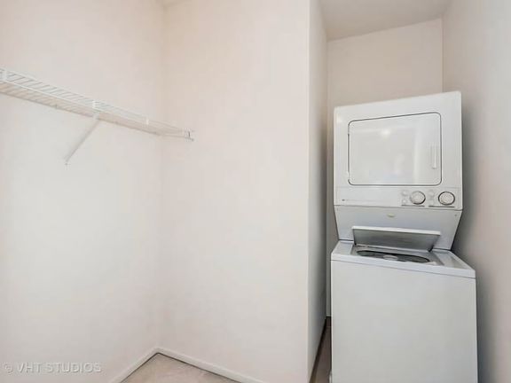 5th image of 330 N Jefferson St APT 508