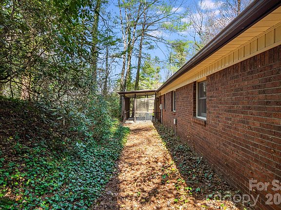 5th image of 154 Surry Ln