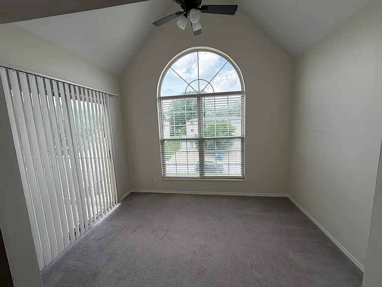 4 Hartwell Ct #10 — Photo 5