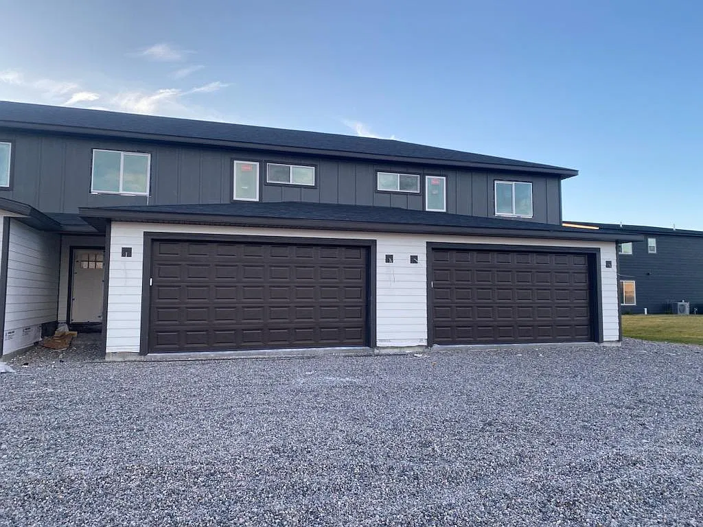 3 bed, 2.5 bath, 1527 sqft, $2,350 — Photo 2