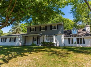 17625 Senlac Ln, Brookfield, WI 53045