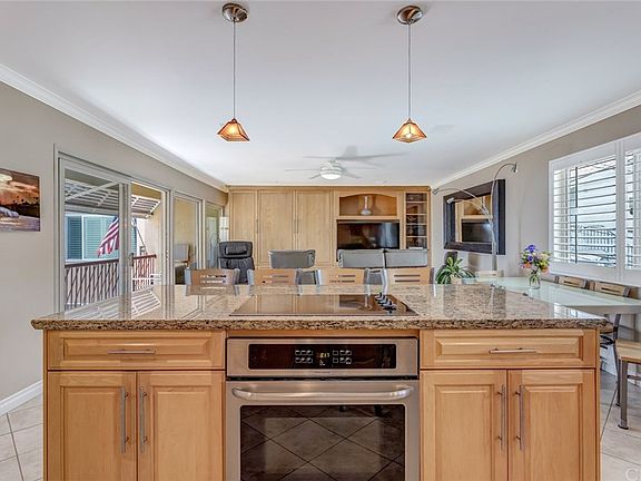 5th image of 484 Cliff Dr APT 18