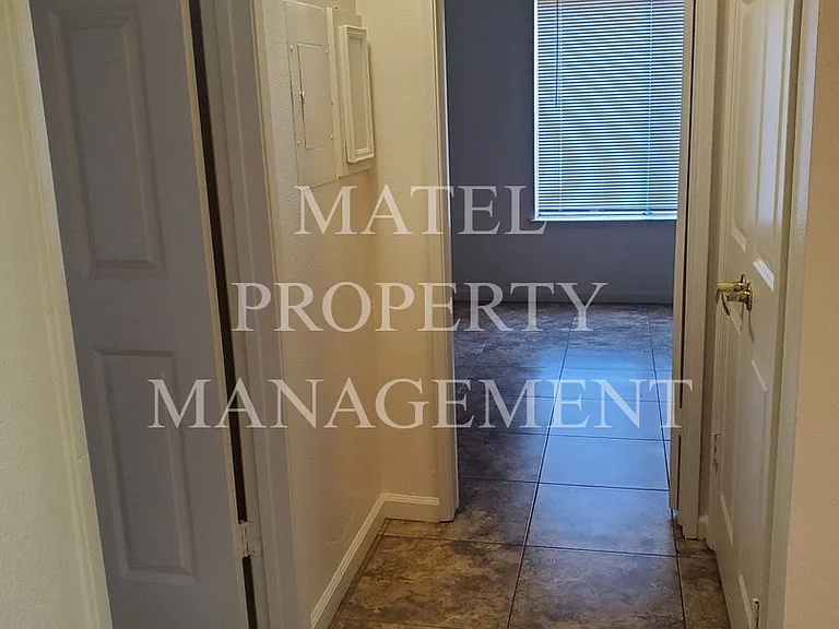 1313 Floyd Ave — Photo 13