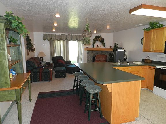 5th image of 929 N Harbor Vlg #115