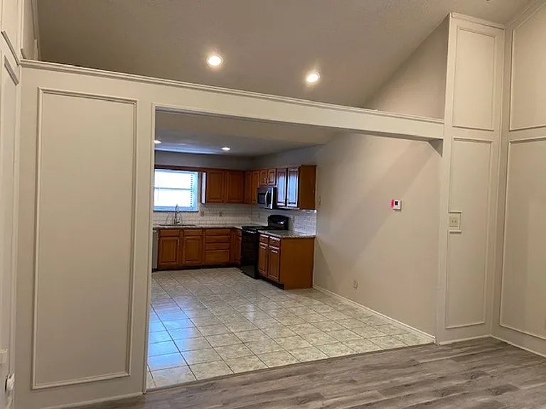 2303 Markland St — Photo 11