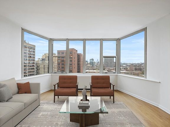 5th image of 525 W Hawthorne Pl APT 1401