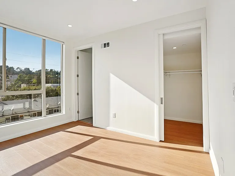 6162 Oak Crest Way #1/4 — Photo 25