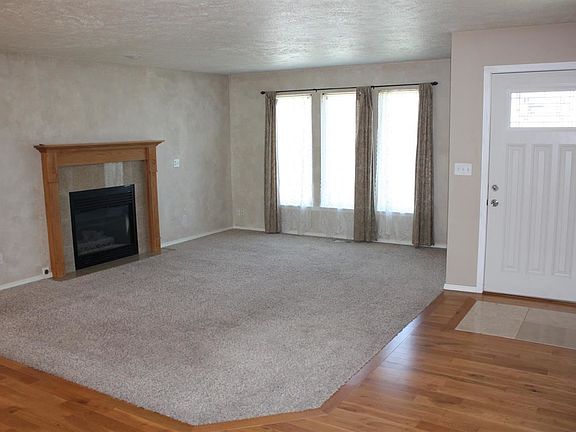 4th image of 720 S Pine View Dr