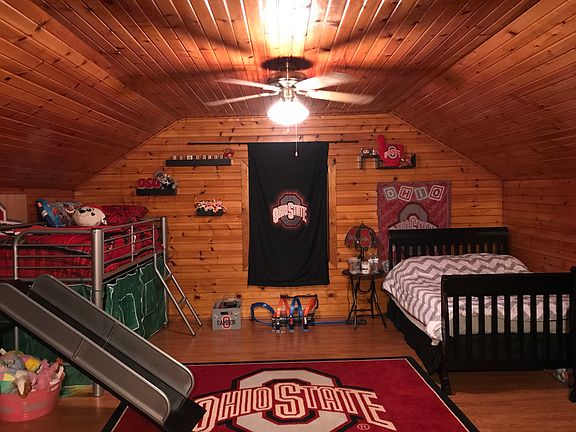 Upstairs Loft/Bedroom