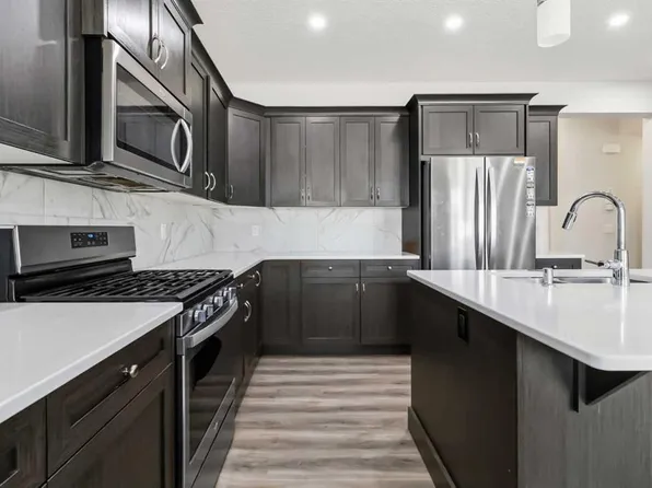 62 W Wolf Hollow Way SE, Calgary, AB T2X 1T8