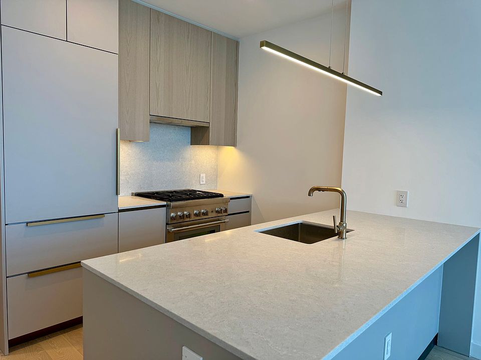 1st image of 3 Court Sq #6701